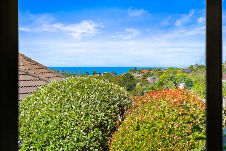 Photo of property in 48 Redwing Street, Browns Bay, Auckland, 0630