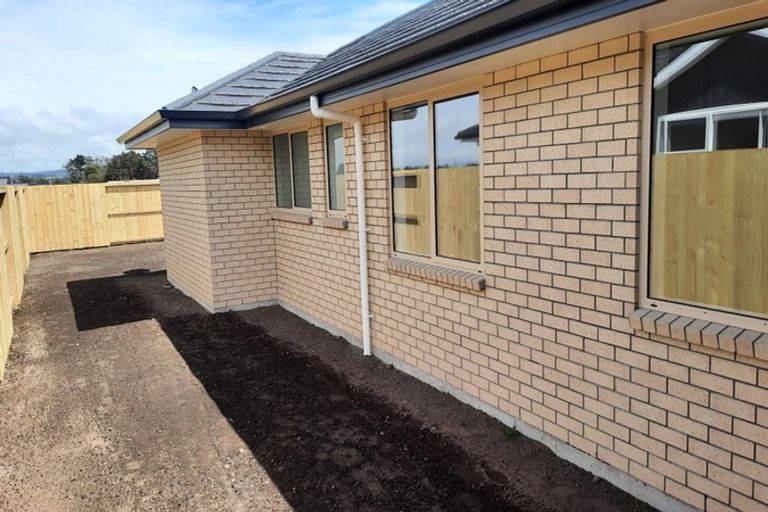 Photo of property in 91 Kaurinui Crescent, One Tree Point, 0118