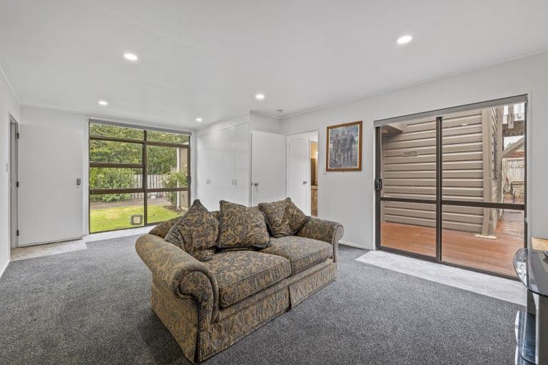Photo of property in 92 Heta Road, Highlands Park, New Plymouth, 4312