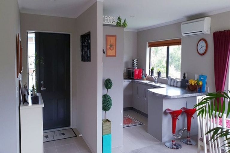 Photo of property in 59 Percy Kinsman Crescent, Riverstone Terraces, Upper Hutt, 5018