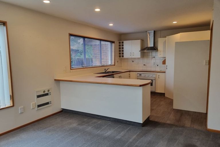 Photo of property in 5a Oakhurst Place, Russley, Christchurch, 8042