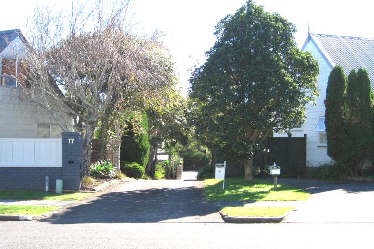 Photo of property in 17 Marendellas Drive, Bucklands Beach, Auckland, 2014