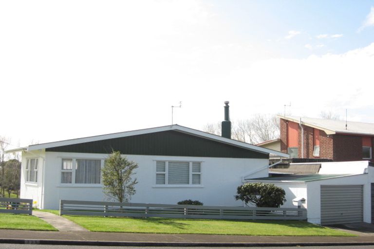 Photo of property in 335 Tukapa Street, Hurdon, New Plymouth, 4310