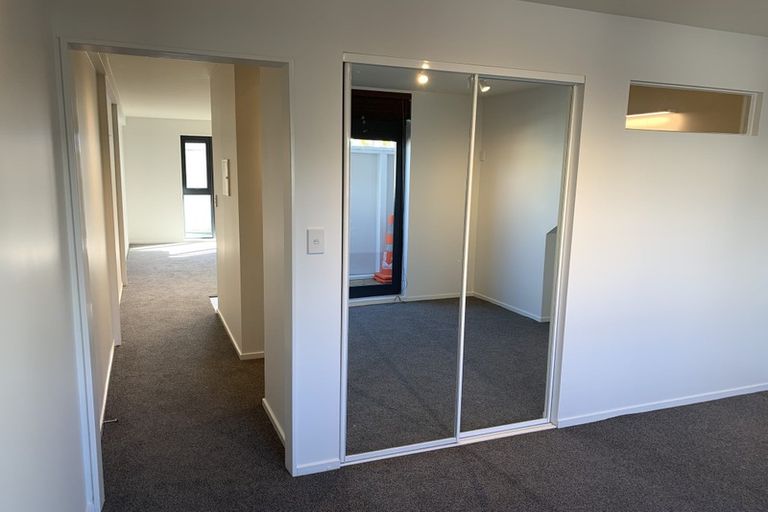 Photo of property in Pirie Street Townhouses, 3/35 Pirie Street, Mount Victoria, Wellington, 6011