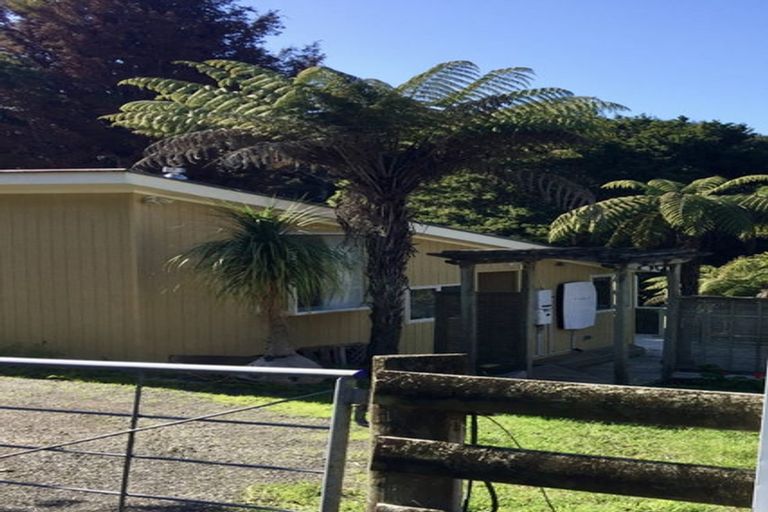 Photo of property in 143 Bays Road, Orere Point, Papakura, 2585