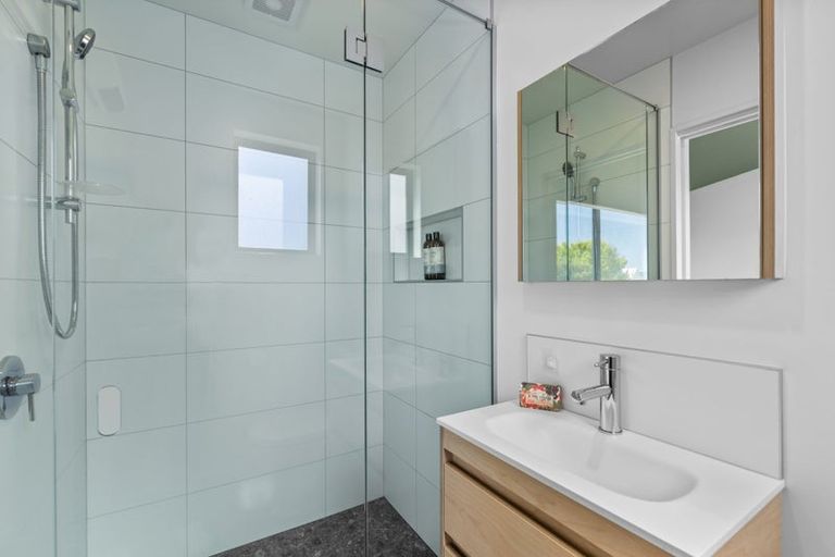 Photo of property in 2/104 Burke Street, Sydenham, Christchurch, 8023