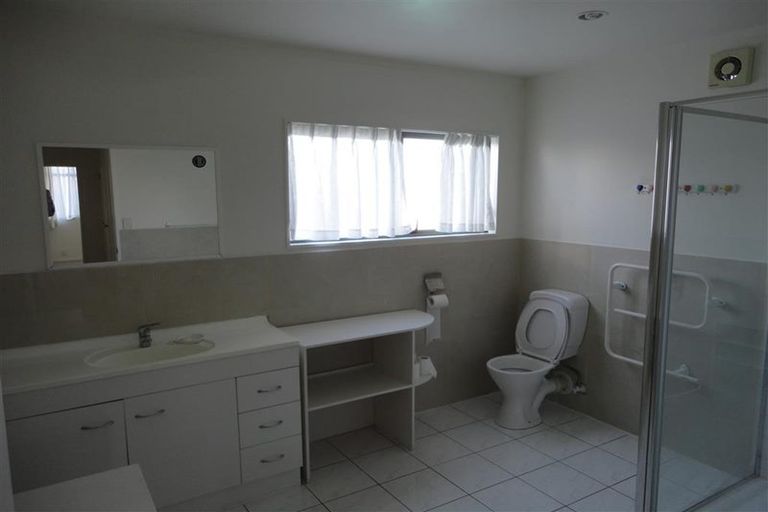 Photo of property in 37a Miro Street, New Lynn, Auckland, 0600