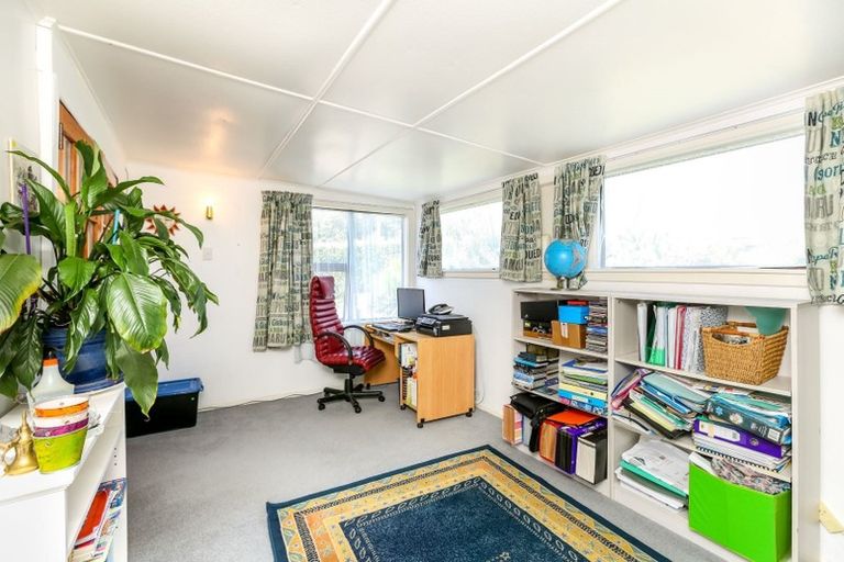 Photo of property in 17 Record Street, Fitzroy, New Plymouth, 4312