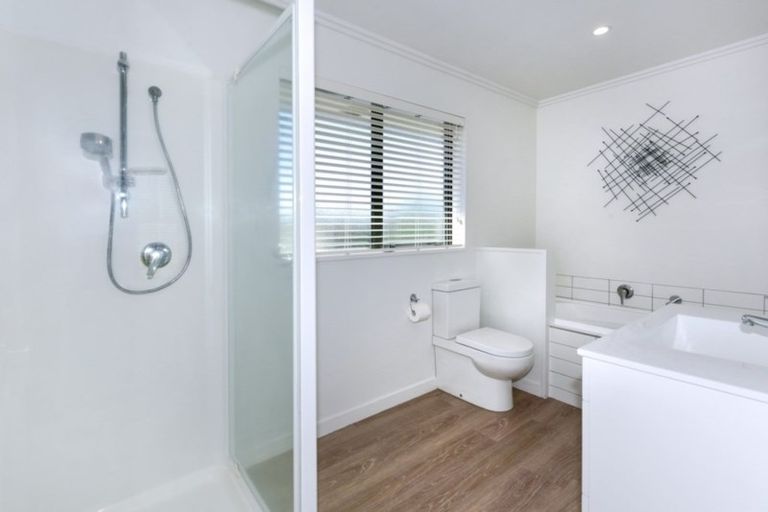 Photo of property in 5 Perrin Place, Darfield, 7510