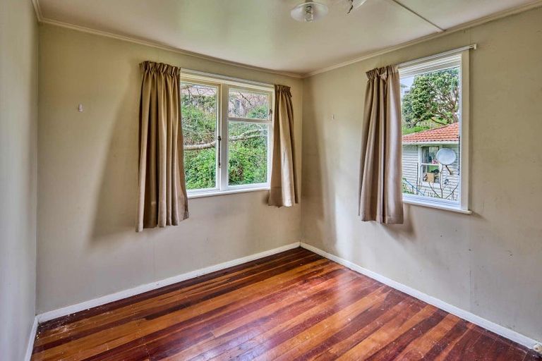 Photo of property in 14 Gloucester Street, Cannons Creek, Porirua, 5024