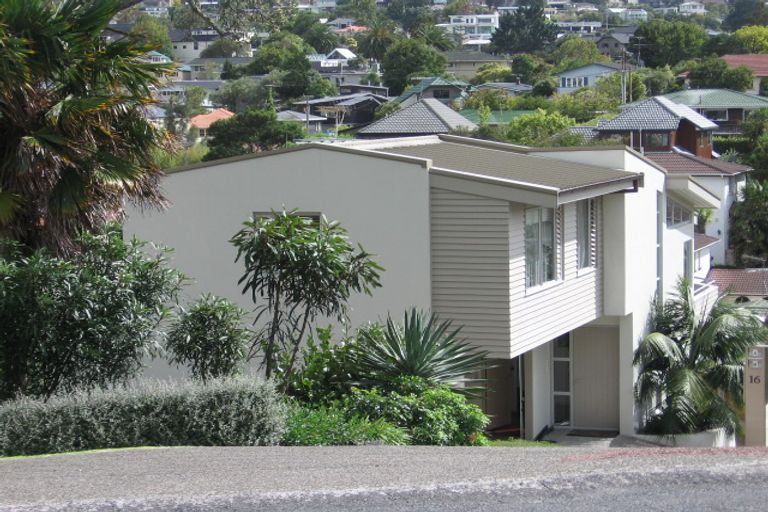 Photo of property in 2/16 Penning Road, Castor Bay, Auckland, 0620