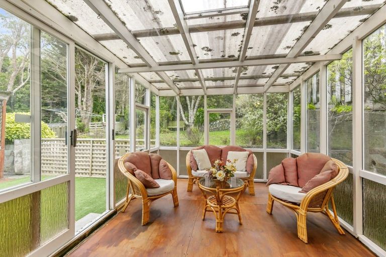 Photo of property in 52 Kenmore Street, Newlands, Wellington, 6037