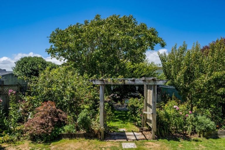 Photo of property in 33 Ropata Crescent, Boulcott, Lower Hutt, 5010