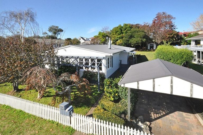 Photo of property in 55 Riverside Drive, Waiuku, 2123