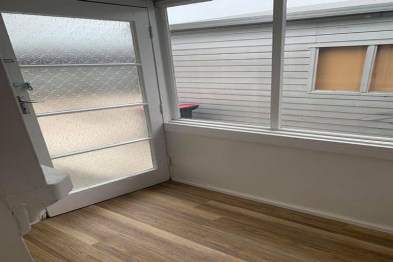 Photo of property in 61 Palmers Road, New Brighton, Christchurch, 8083