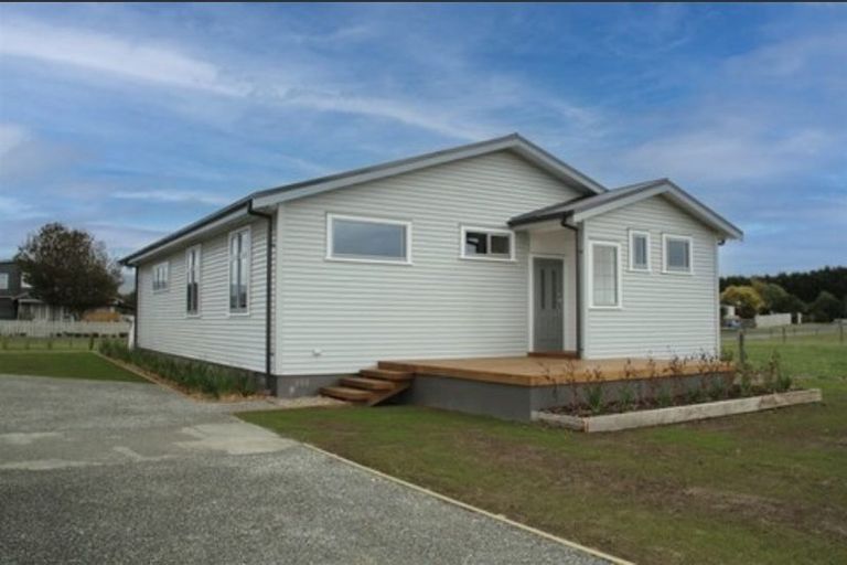 Photo of property in 8 Peace Street, Tuatapere, 9620