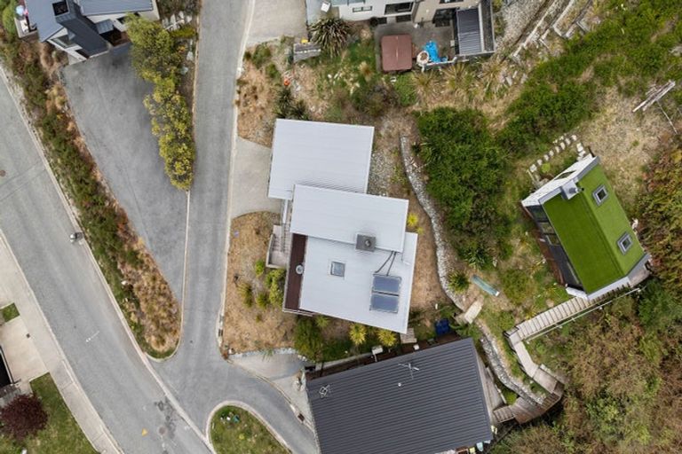 Photo of property in 45 Dart Place, Fernhill, Queenstown, 9300