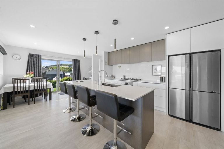 Photo of property in 2 Ihakara Arthur Lane, Aotea, Porirua, 5024