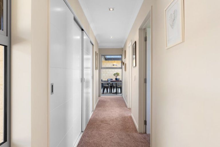 Photo of property in 37 Highgrove, Saint Clair, Dunedin, 9012