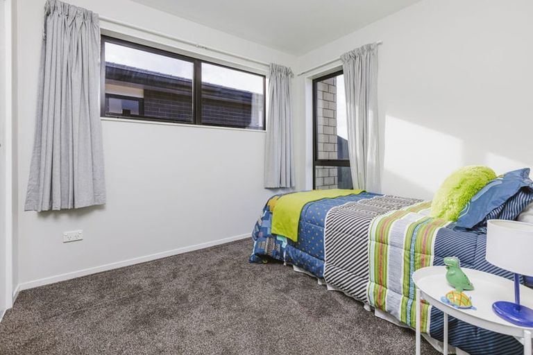 Photo of property in 19 Farmland Road, Papakura, 2110