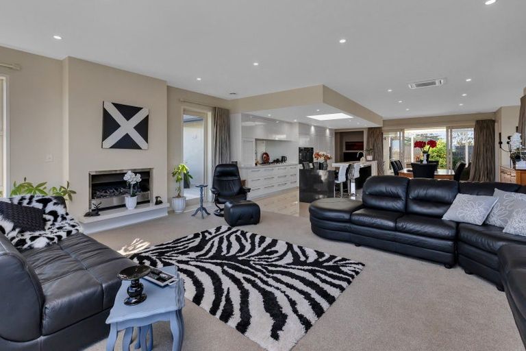 Photo of property in 28 Stace Hopper Drive, One Tree Point, 0118