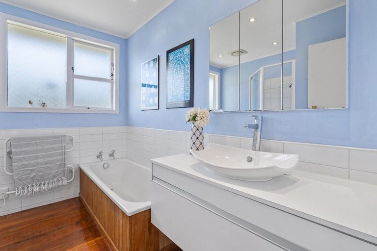 Photo of property in 36 Roys Road, Plimmerton, Porirua, 5026