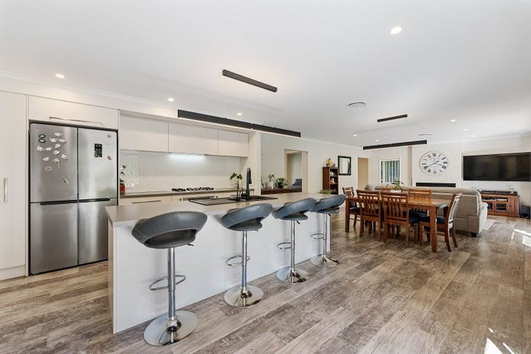 Photo of property in 68 Parawera Drive, Acacia Bay, Taupo, 3330