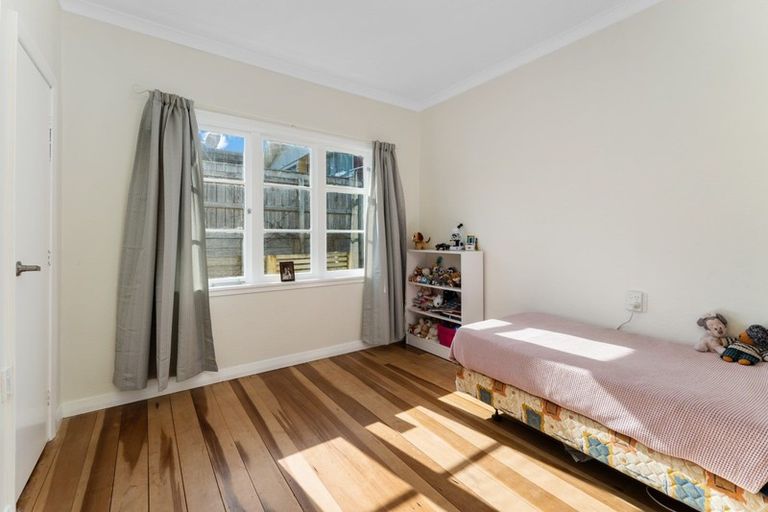 Photo of property in 24 Tremewan Street, Tawa, Wellington, 5028