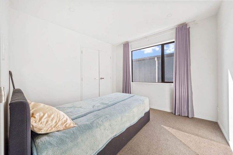 Photo of property in 4 Tihema Lane, Westgate, Auckland, 0614