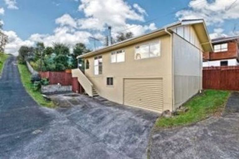 Photo of property in 1/61a Target Road, Totara Vale, Auckland, 0629