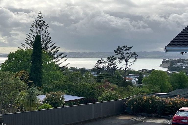 Photo of property in 73 Mellons Bay Road, Mellons Bay, Auckland, 2014