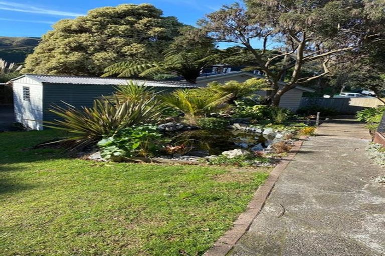 Photo of property in 141 Muri Road, Pukerua Bay, 5026