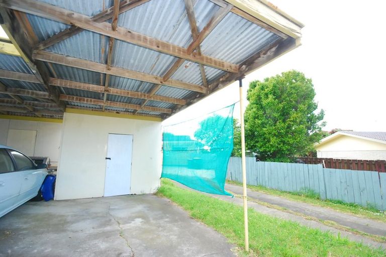 Photo of property in 1/17 Ballater Place, Highland Park, Auckland, 2010