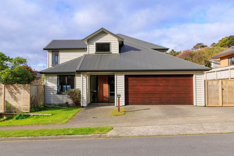 Photo of property in 44 Furlong Crescent, Churton Park, Wellington, 6037