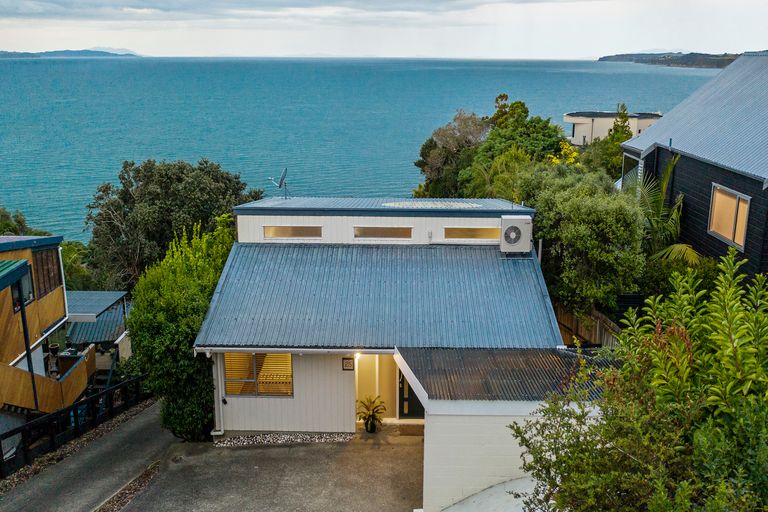 Photo of property in 25 Duncansby Road, Stanmore Bay, Whangaparaoa, 0932
