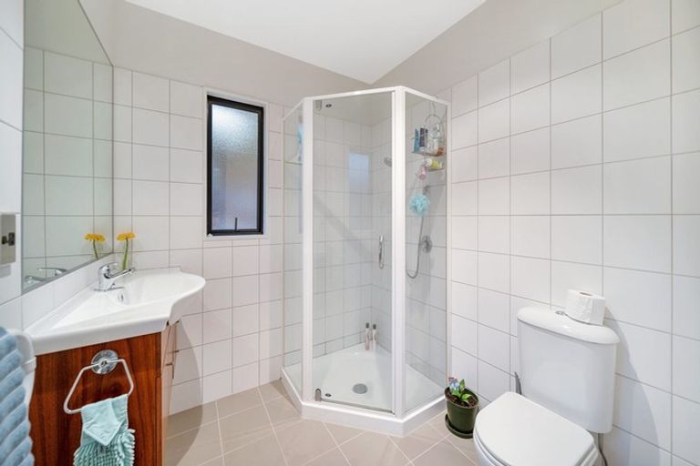 Photo of property in 2a Westburn Terrace, Burnside, Christchurch, 8041