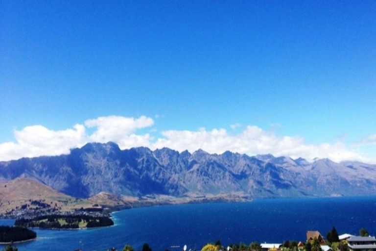 Photo of property in 32 Avalon Crescent, Fernhill, Queenstown, 9300