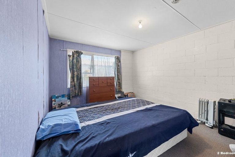 Photo of property in 42 Simons Street, Moturoa, New Plymouth, 4310