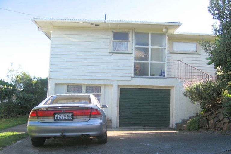 Photo of property in 23 Seatoun Heights Road, Miramar, Wellington, 6022