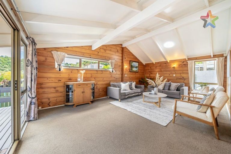 Photo of property in 8 Chestnut Grove, Maungaraki, Lower Hutt, 5010