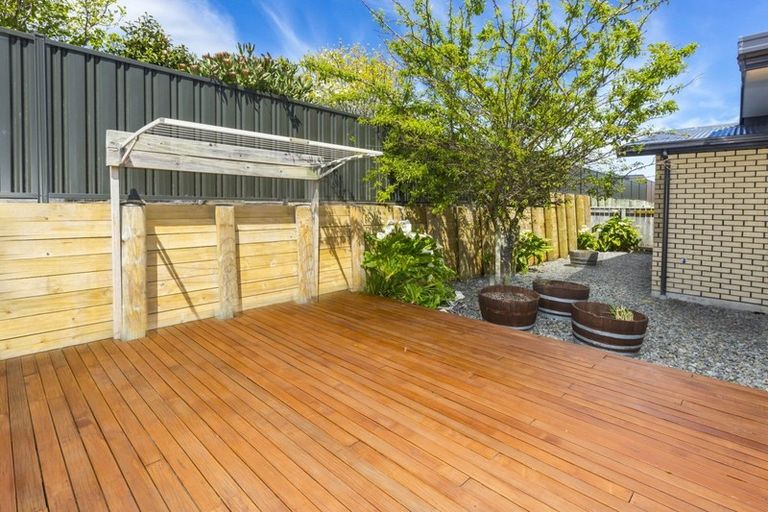Photo of property in 5 Sunstone Crescent, Brown Owl, Upper Hutt, 5018
