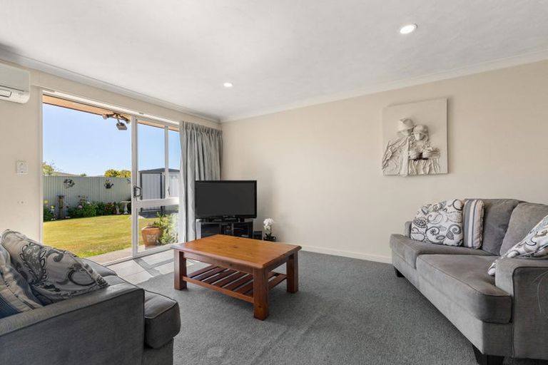 Photo of property in 2/98 Domain Terrace, Spreydon, Christchurch, 8024