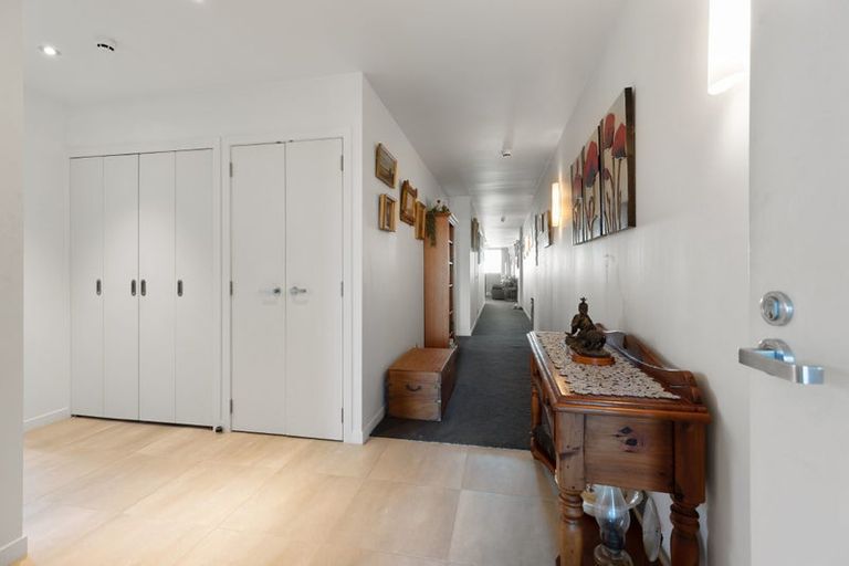 Photo of property in 1/154 Marine Parade, Mount Maunganui, 3116