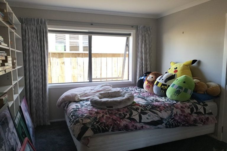 Photo of property in 4a Davis Grove, Wainuiomata, Lower Hutt, 5014