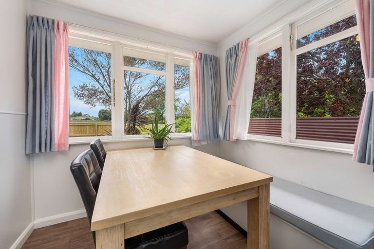 Photo of property in 21 Crewe Crescent, Hokowhitu, Palmerston North, 4410
