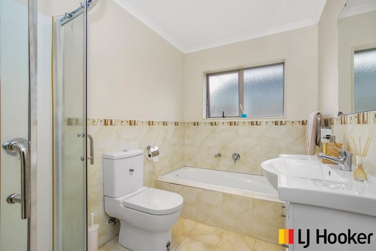 Photo of property in 15 Ribbonwood Close, Te Kauwhata, 3710