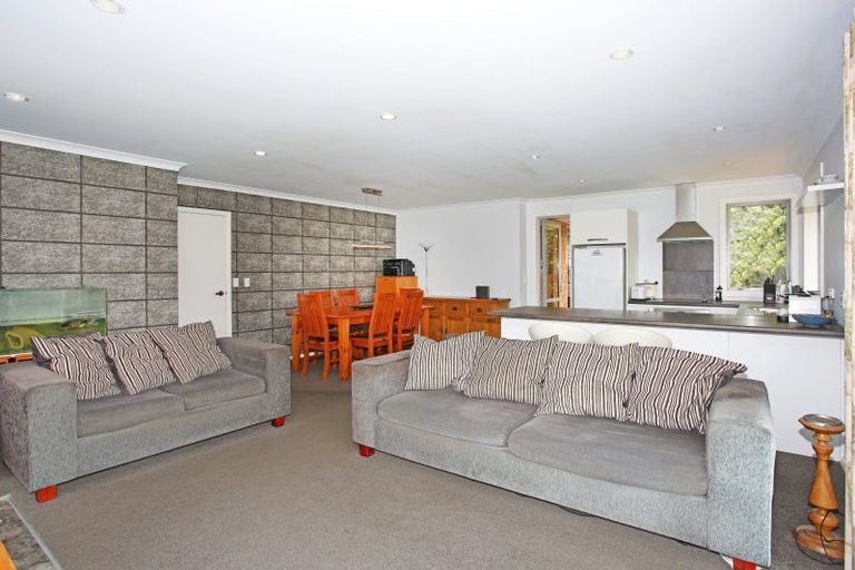 Photo of property in 8 Breaker Grove, Waiuku, 2123