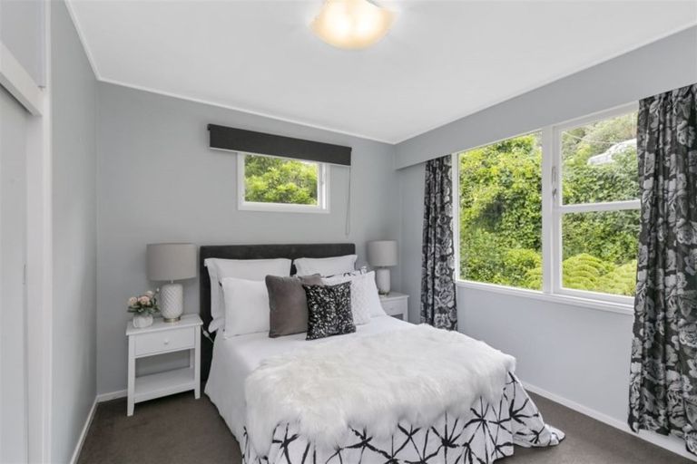 Photo of property in 49 Huntingdon Street, Northland, Wellington, 6012