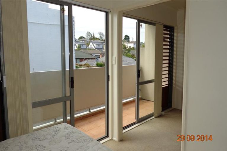 Photo of property in 12d/30 Westward Ho, Glen Eden, Auckland, 0602