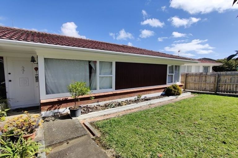 Photo of property in 2 Wells Road, Bucklands Beach, Auckland, 2012